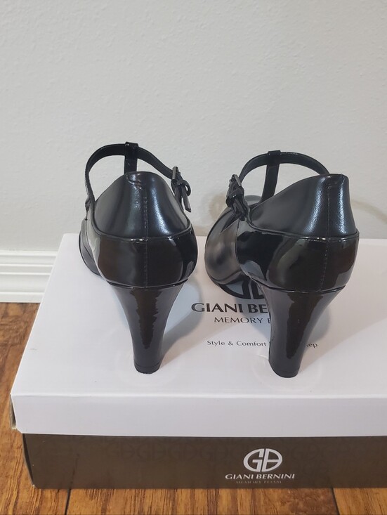 Giani Bernini Vinezar Black Patent Mary Jane Heels Size 8.5